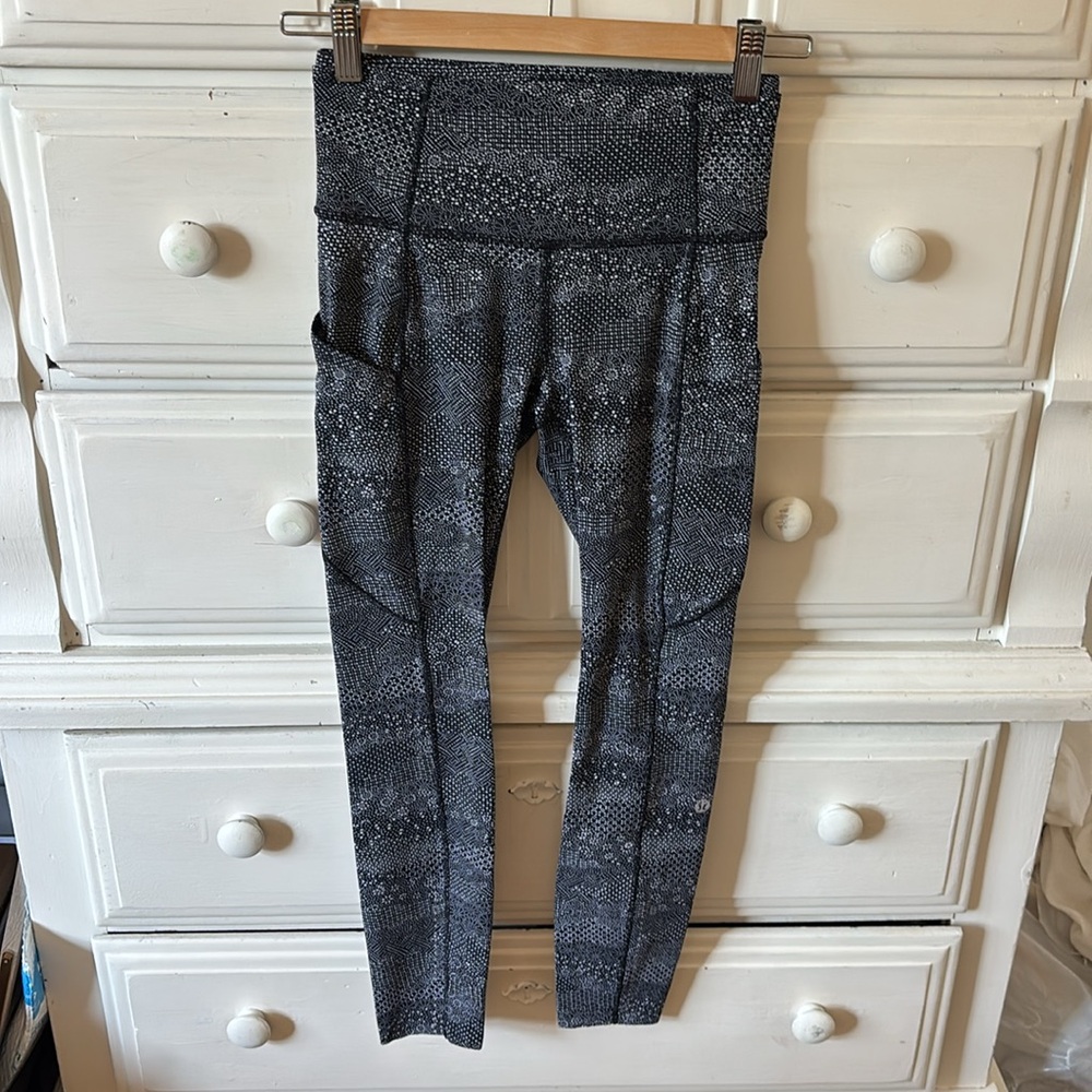 Lululemon matching set - Picture 7 of 15